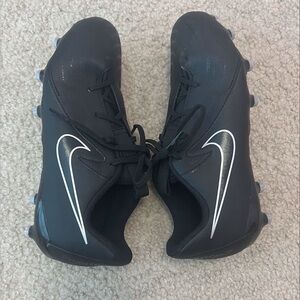 nike girls 4.5Y / women's 6 black outdoor soccer cleats